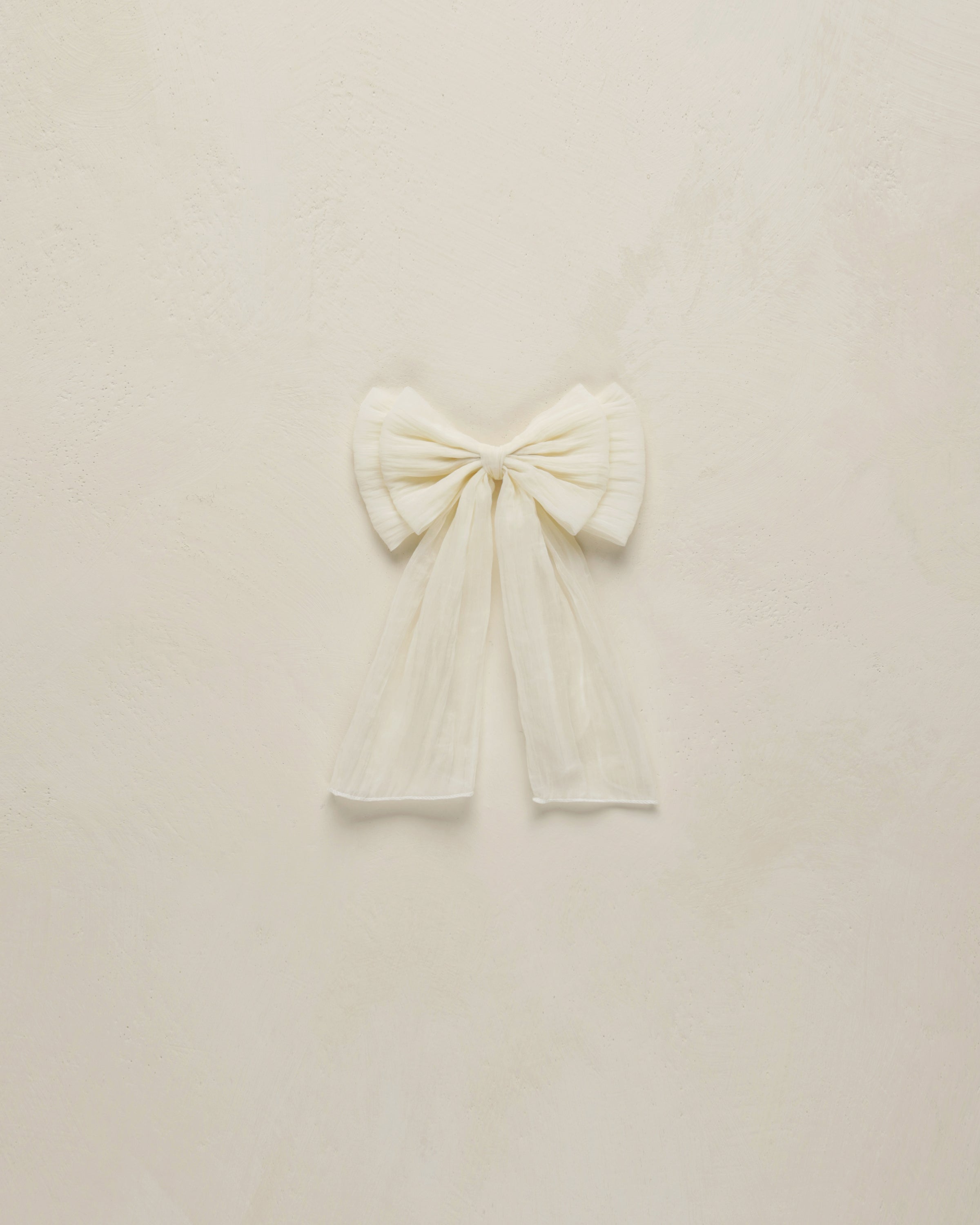 Alice Bow || Ivory